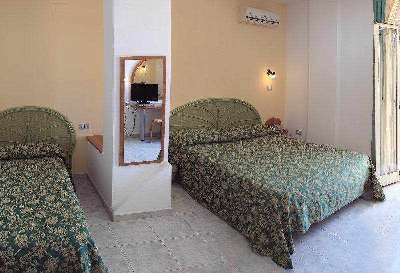 Hotel Grotticelle 카포바티카노 외부 사진